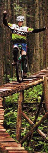 Kris Holm doing his MUni thing decked out in Norco colours. He's hot