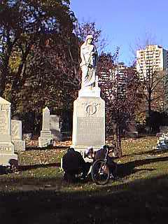 A tribute to a beautiful statue